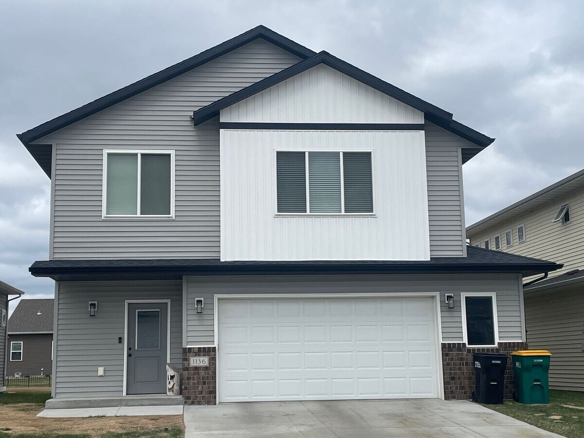 Photo - 1136 27th Ave W