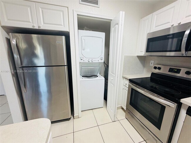 Photo - 17302 NW 74th Ave Unit 102