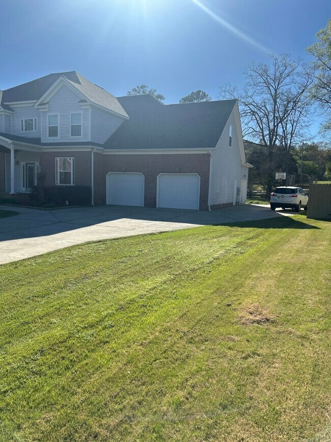 Photo - 395 Arbor Woods Cir