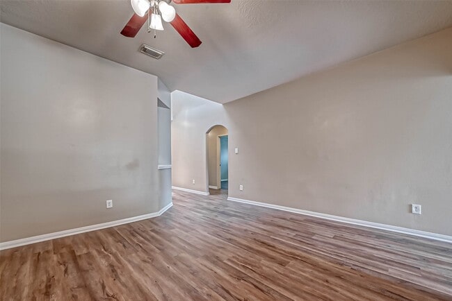 Photo - 911 Bent Sail Ln