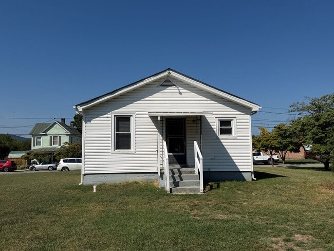 Photo - 814 Delaware St