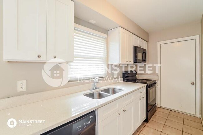 Photo - 640 W Blue Lake Terrace, De Land, FL 32724