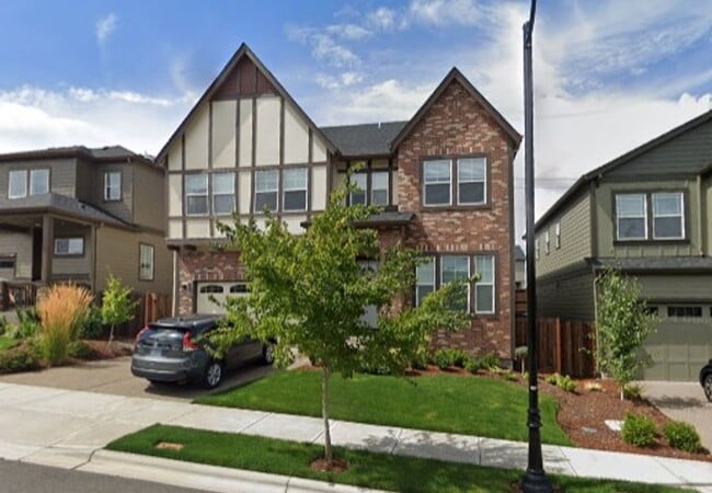 Building Photo - Beautiful 4 BD* 3 BD* Single Family Home L...