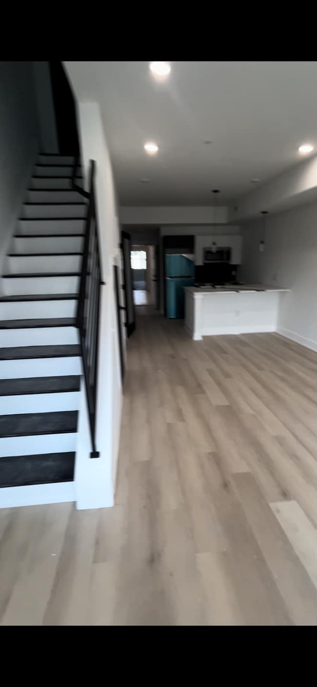 Building Photo - 1216 W Butler St Unit 3