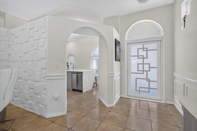 Photo - 716 Lake Wellington Dr