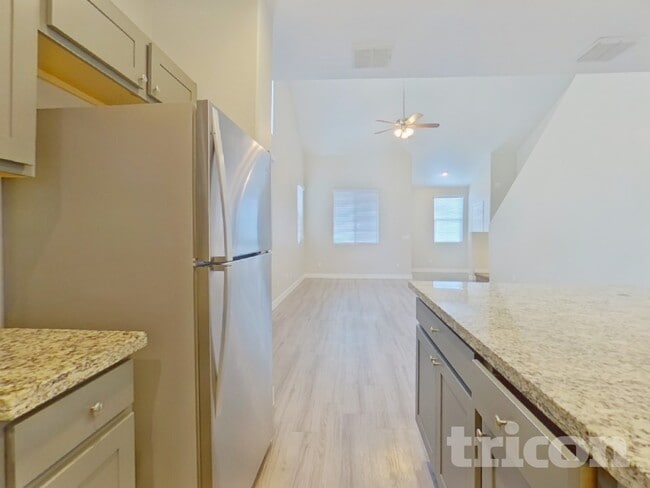 Photo - 2638 E Danbury Rd