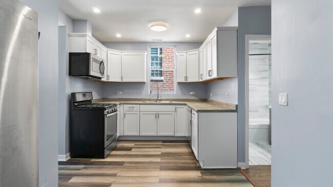 Photo - 1702 W Superior St Unit 2nd