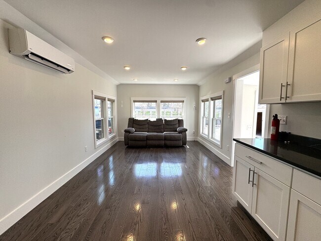 Photo - 142 Main St Unit 3