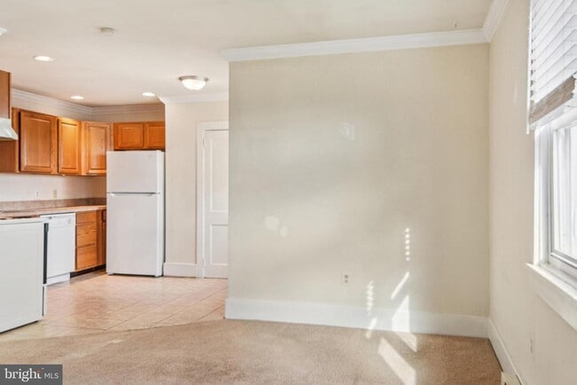 Building Photo - 209 Locust St Unit A