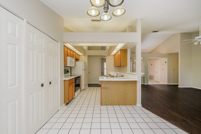 Photo - 5713 Erhardt Dr