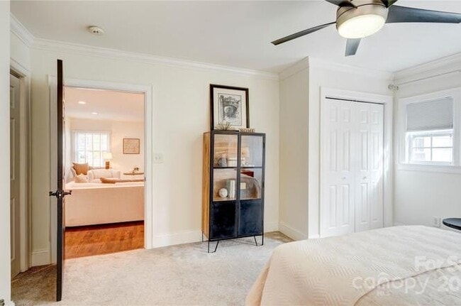 Photo - 2304 Laburnum Ave