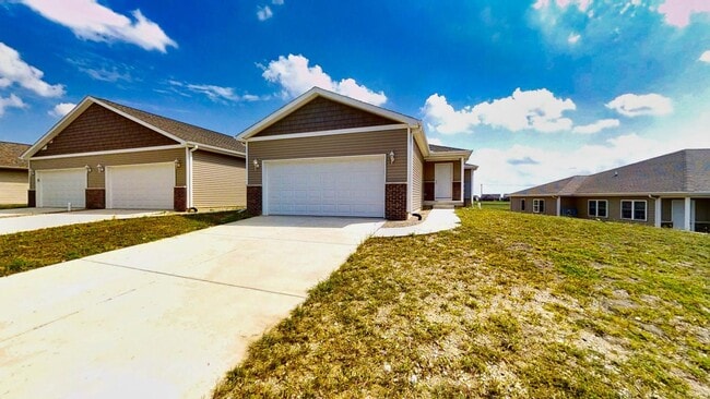 Photo - Timber Wolf and Cates Crossing