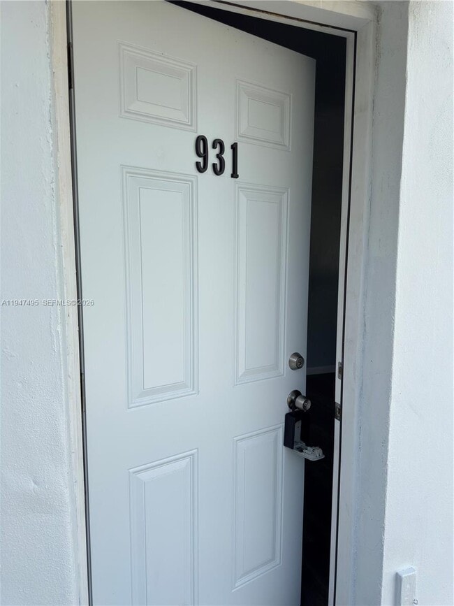 Photo - 921 N 17th Ct Unit 931