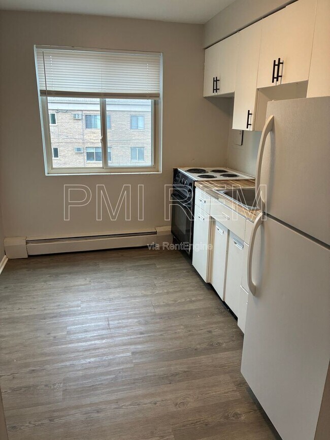 Photo - 14233 Triskett Rd Unit 302h