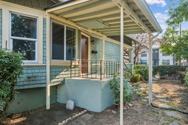 Photo - 4315-4317 N. Gantenbein Ave. Unidad 4315