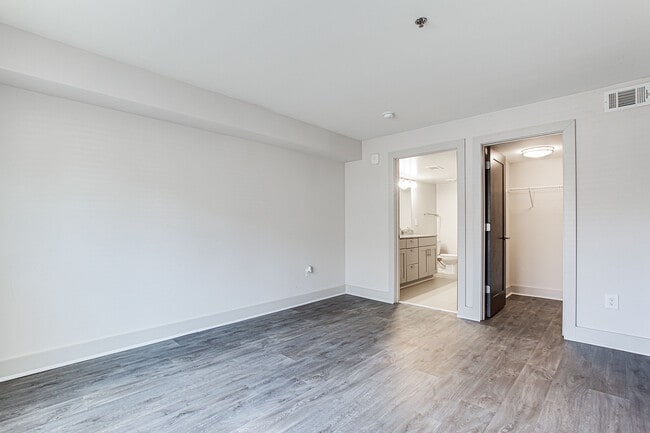 The Metro Apartments