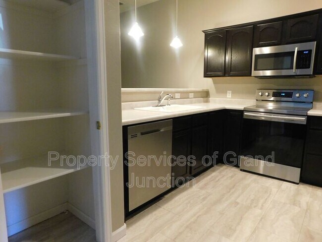 Photo - 2881 1/2 Cascade Avenue