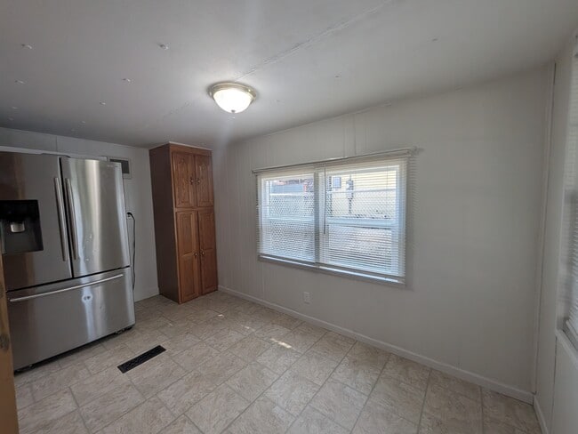 Photo - 524 Hobson St