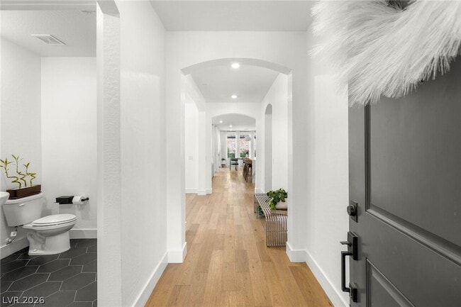 6 Sun Lily Ln
