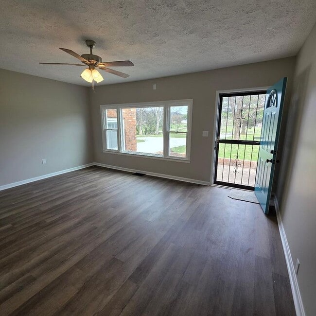 Photo - 2465 Chapeze Ln