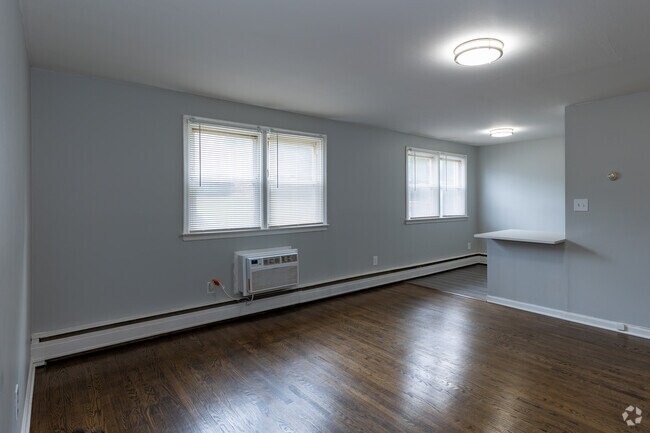 1BR, 1BA - 760SF Living Room