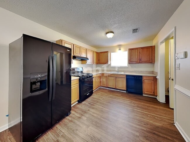 Photo - 271 Village Dr