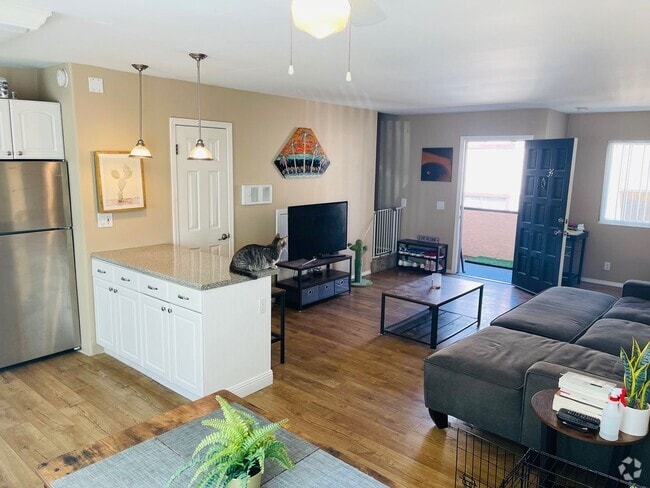 Building Photo - August Move in 8/10/25- Pre-lease Today! M... Rental