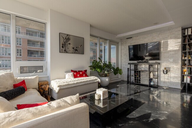 Photo - 59 E Liberty St