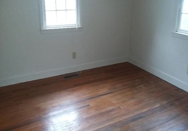 Photo - 3547 S Barrett St