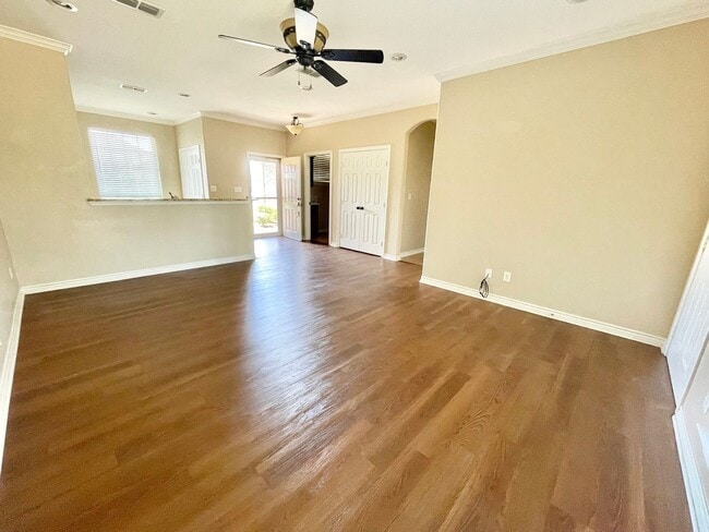 Photo - 104 Letha Ct