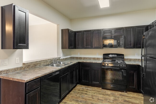 2BR, 1BA - 958SF - Kitchen