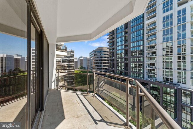 Photo - 1530 Key Blvd Unit 1009