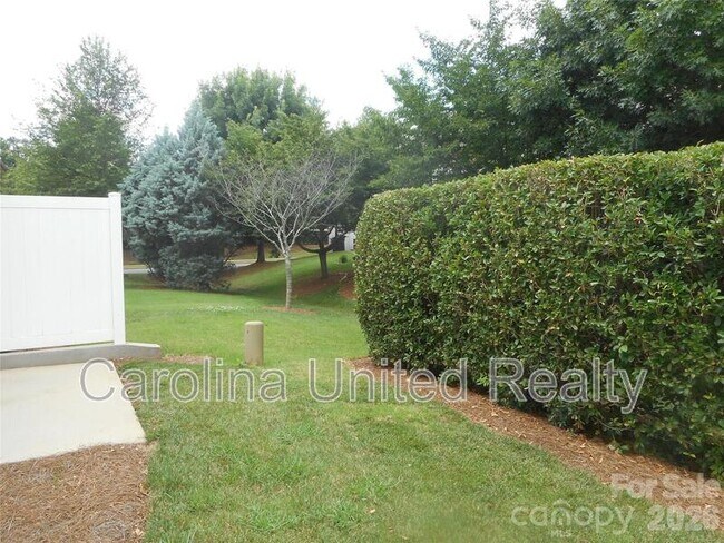Photo - 5860 Glassport Ln