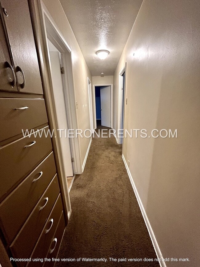 Photo - Spacious 3 bed/1 bath in great location!