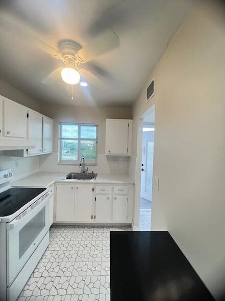 Photo - 8515 Sunrise Lakes Blvd Unidad 303