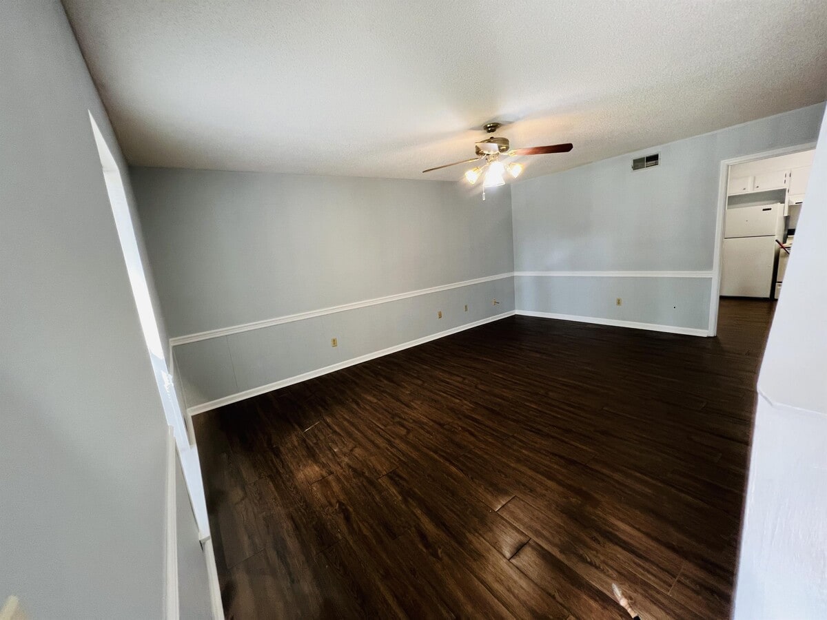 Photo - 1905 Elkhorn Ln