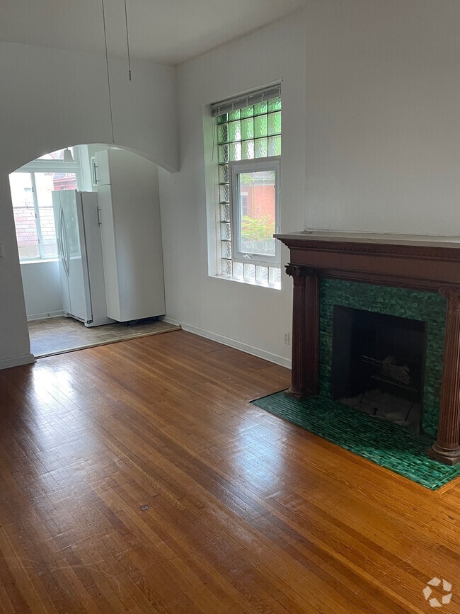 Building Photo - 229 S Fairmount St Rental