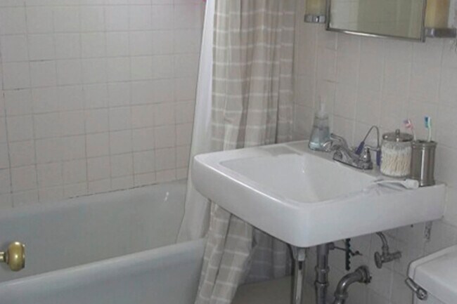 Photo - 3704 N Hoyne Ave Unit 3709-2