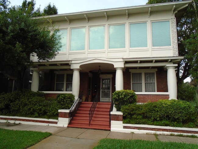 Building Photo - 1101 S Dakota Ave Unit #3