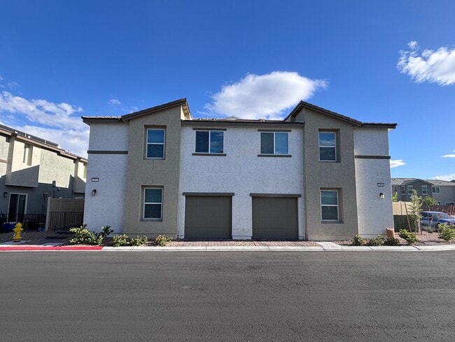 Building Photo - Modern 2024 Townhome in Gated Community with Resort-Style Amenities