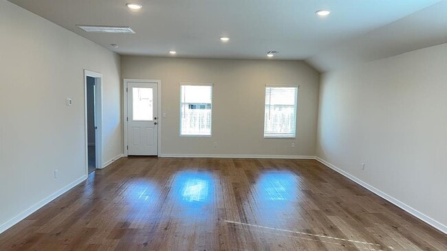 Photo - 2604 Kathleens Crossing