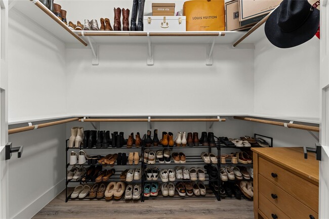 Photo - Wycliffe Dr.