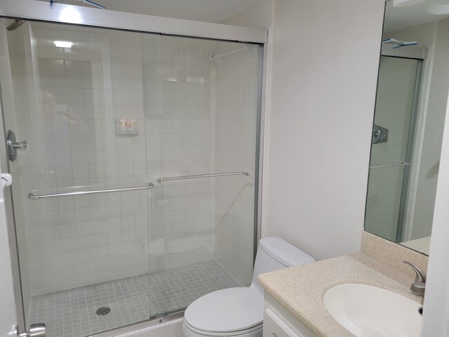 Master bath - 4200 Belair Ln Unit 111