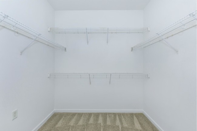 WALK-IN CLOSETS
