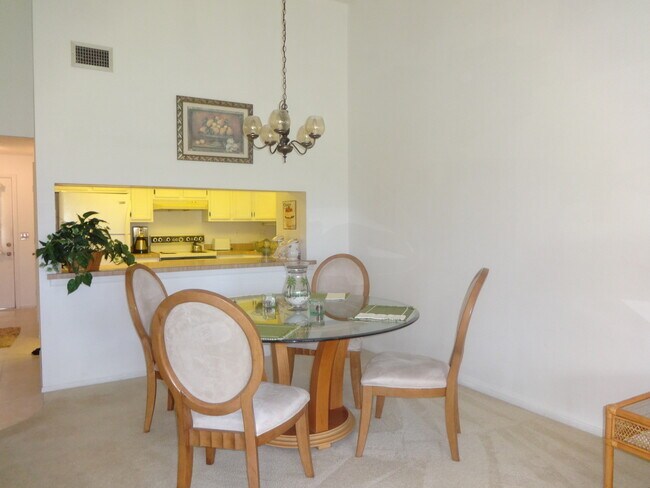 Photo - Venice, FL 2BR/2BA/1CG