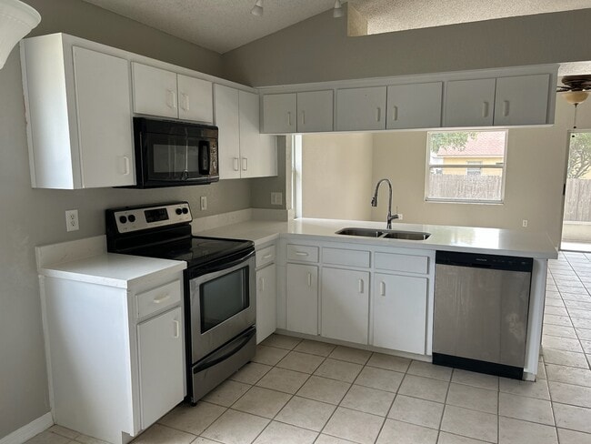 Photo - 57 St Kitts Cir