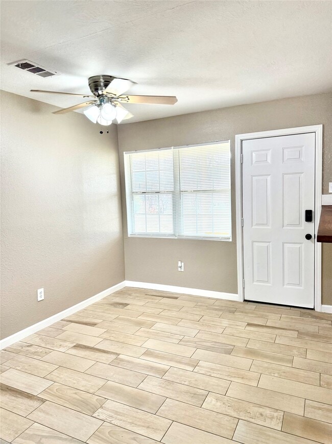 Photo - 7225 Hummingbird Ln