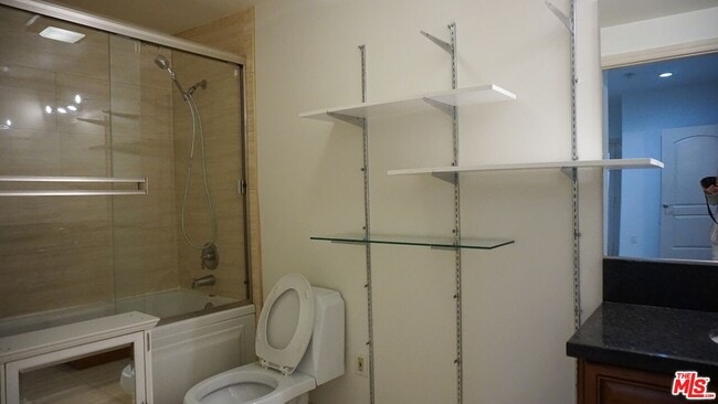 Photo - 1037 S Fedora St Unidad 104