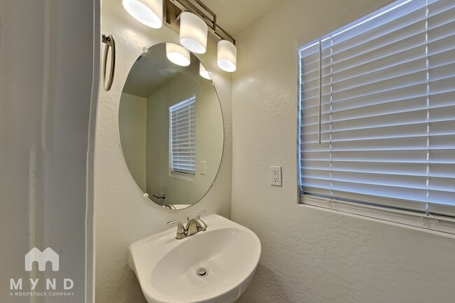 Photo - 11802 W Laurel Ln
