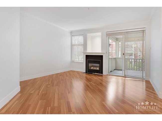 Photo - 15350-1516A 16A Ave Unité 209